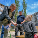 «Продолжаем работать адресно»