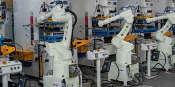 Платформа robots.813.ru расширяет возможности промышленности Ленинградской области
